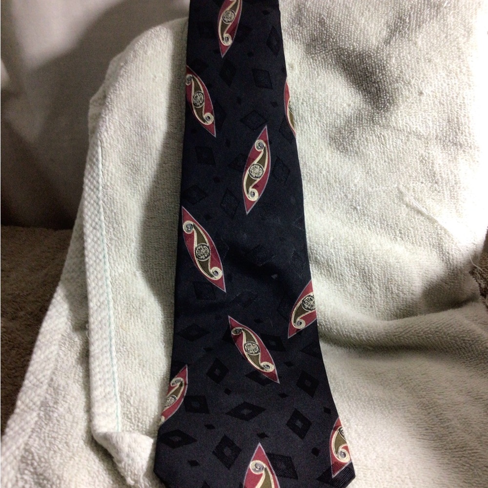 Men's Navy Patterned Silk Tie with Burgundy Accents